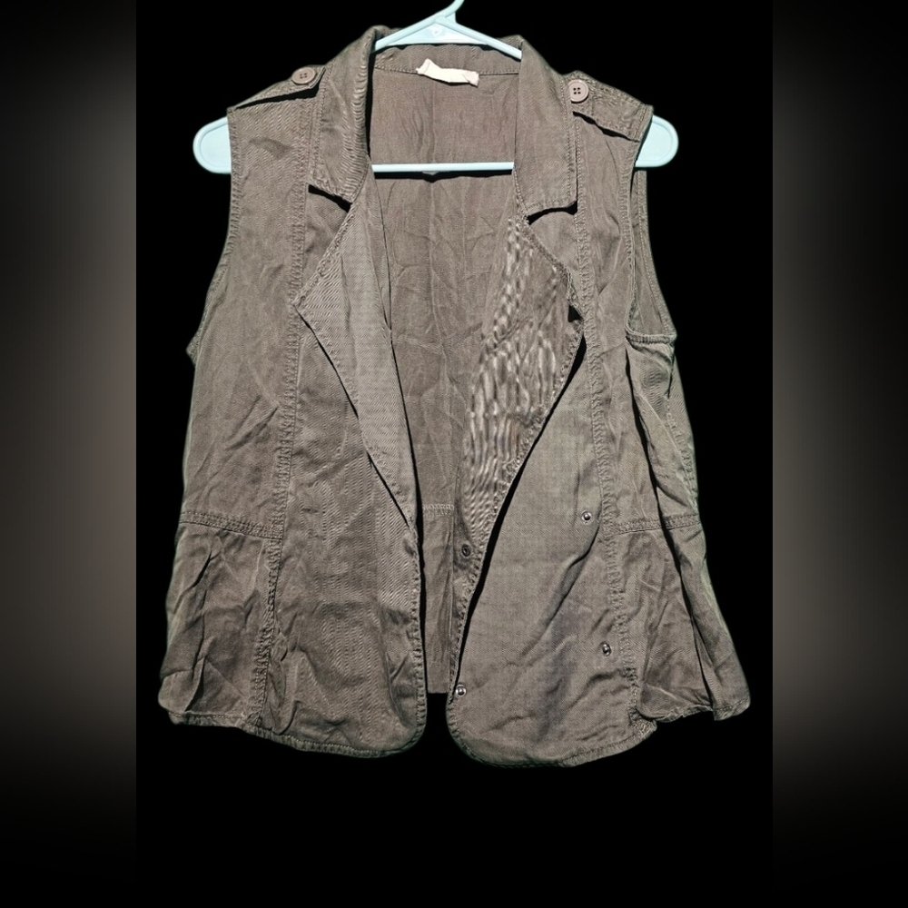 Altar'd State Green Cargo Vest Size Small EUC PTP 19